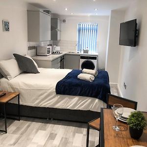 Studio met een King Size Bed